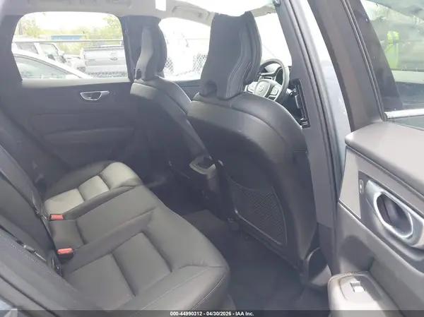 YV4L12RK2N1083746 2022 VOLVO XC60 - Image 8