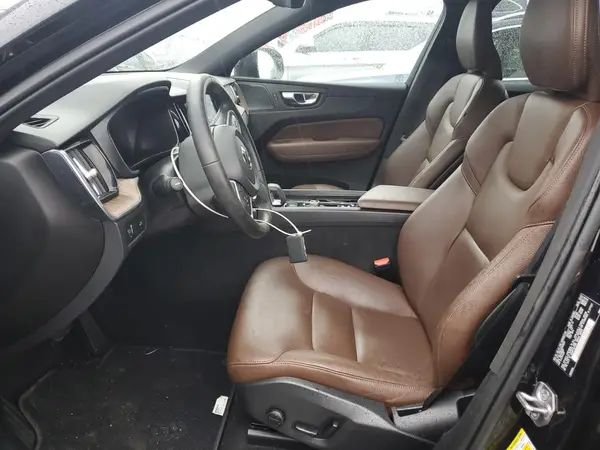2022 VOLVO XC60 auction photo 7