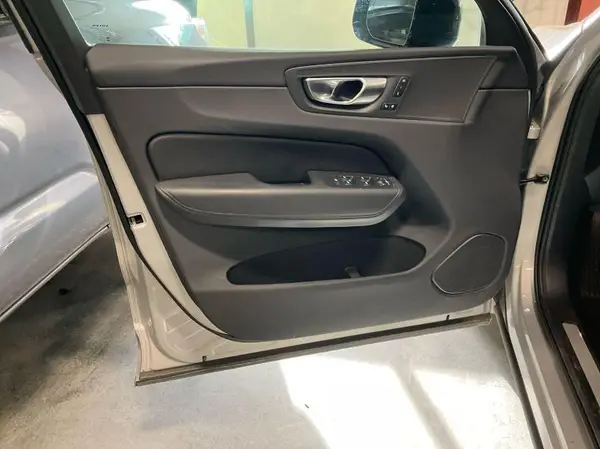 YV4L12RK7R1929391 2024 VOLVO XC60 - Image 8