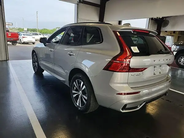 YV4L12RK8R1929450 2024 VOLVO XC60 - Image 8