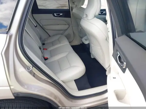 YV4L12RKXR1924749 2024 VOLVO XC60 - Image 8