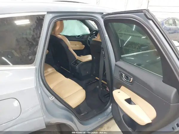 YV4L12RL0N1906098 2022 VOLVO XC60 - Image 8
