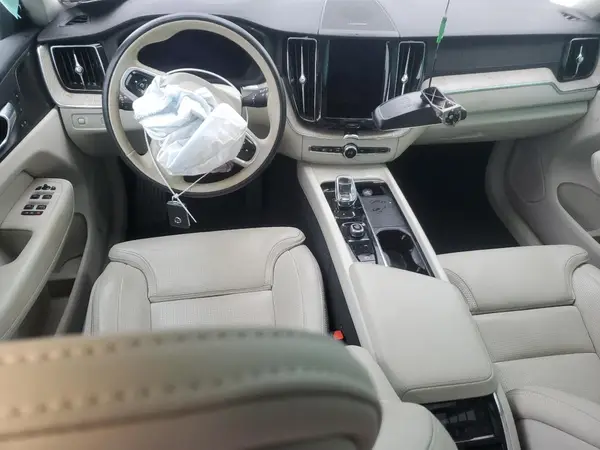 YV4L12RL1N1083987 2022 VOLVO XC60 - Image 8