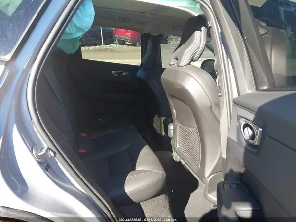 YV4L12RL1R1884893 2024 VOLVO XC60 - Image 8