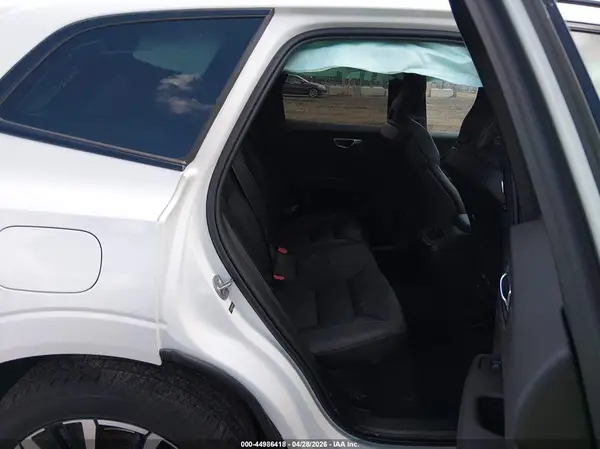 YV4L12RL3R1904660 2024 VOLVO XC60 - Image 8