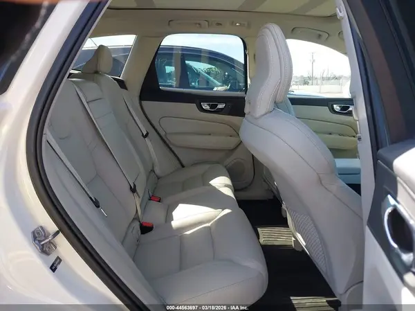 YV4L12RL4N1901681 2022 VOLVO XC60 - Image 8