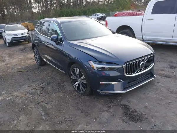 YV4L12RL5N1046165 2022 VOLVO XC60 - Image 1