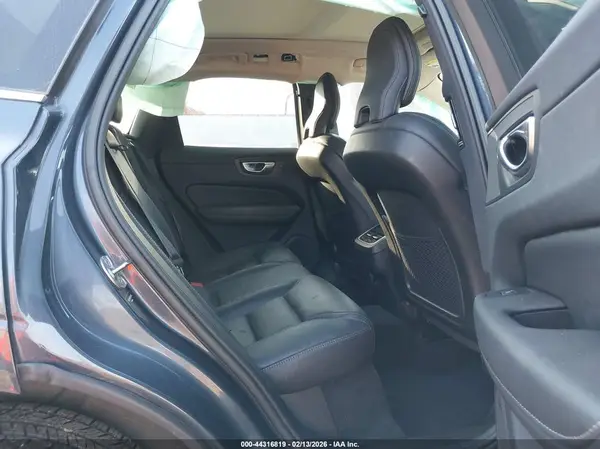 YV4L12RL5N1046165 2022 VOLVO XC60 - Image 8