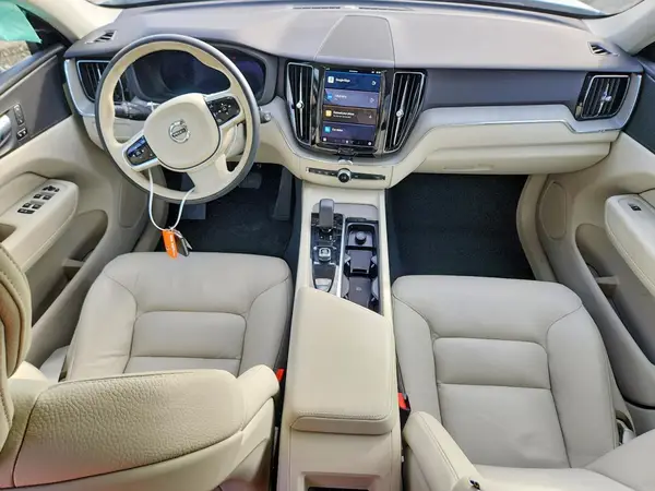 YV4L12RL5R1738044 2024 VOLVO XC60 - Image 8