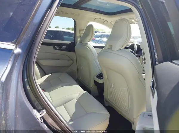 YV4L12RL9N1002850 2022 VOLVO XC60 - Image 8