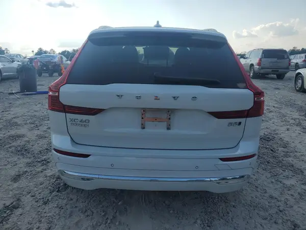 2022 VOLVO XC60 auction photo 6