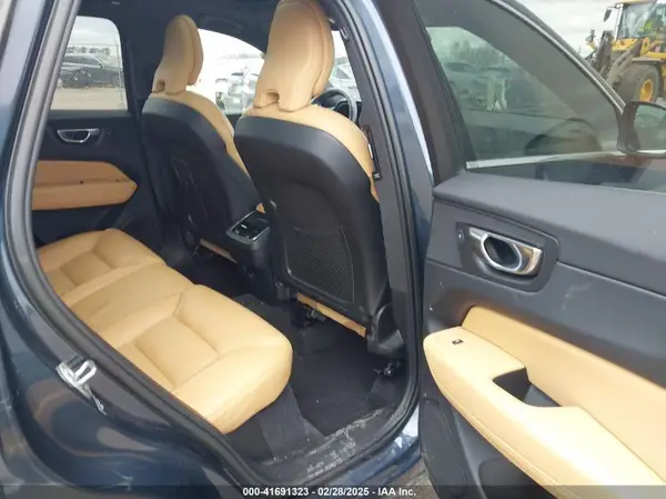 YV4L12RL9N1086152 2022 VOLVO XC60 - Image 8