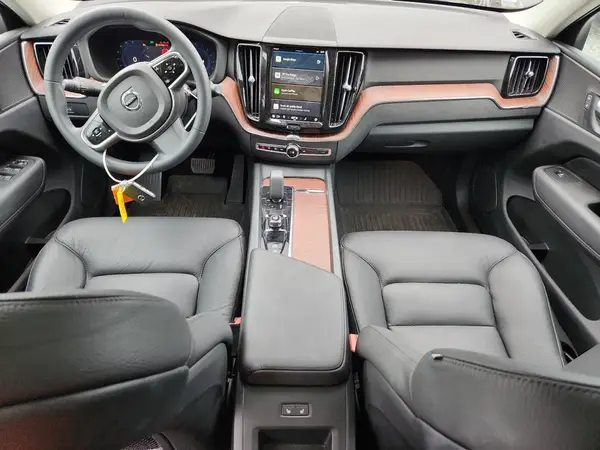 YV4L12RN0P1337886 2023 VOLVO XC60 - Image 8