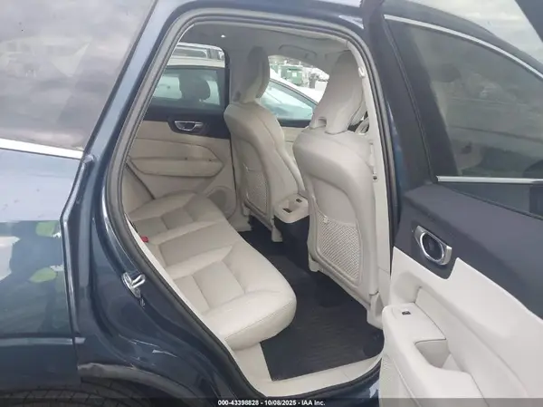 YV4L12RN9P1339085 2023 VOLVO XC60 - Image 8