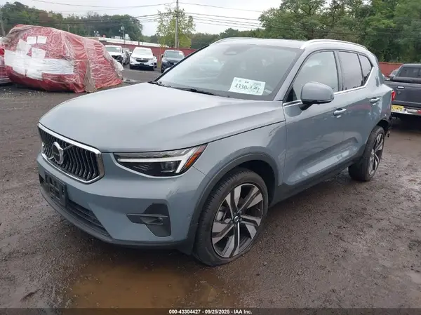 YV4L12UA0P2053589 2023 VOLVO XC40 - Image 2
