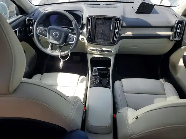YV4L12UA2P2071527 2023 VOLVO XC40 - Image 8