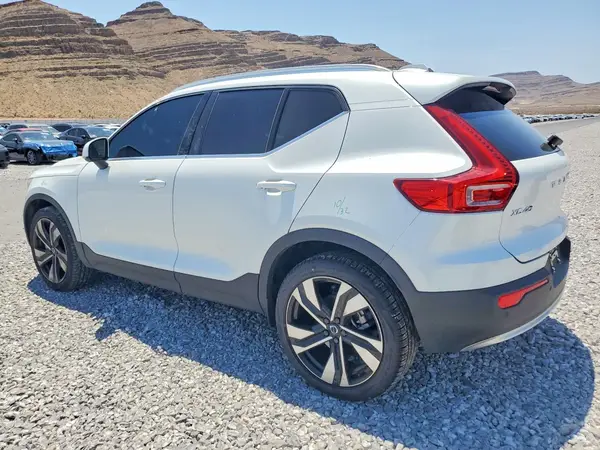 YV4L12UA2P2939381 2023 VOLVO XC40 - Image 2