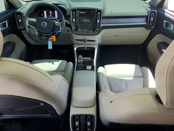 YV4L12UA2P2939381 2023 VOLVO XC40 - Image 8