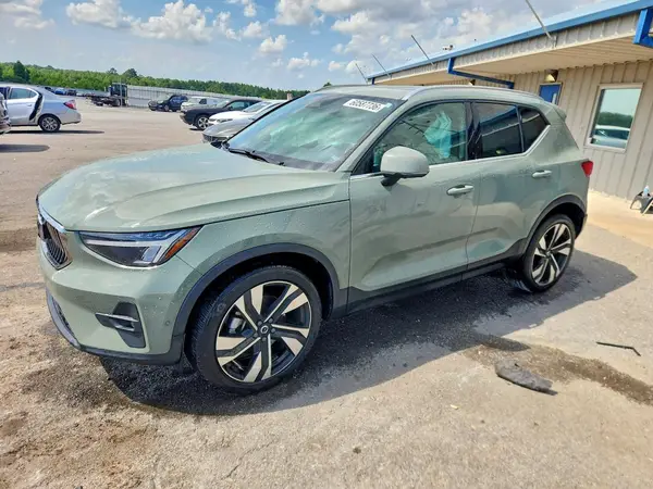 YV4L12UA4P2932576 2023 VOLVO XC40 - Image 1
