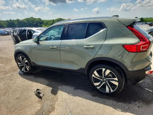 YV4L12UA4P2932576 2023 VOLVO XC40 - Image 2