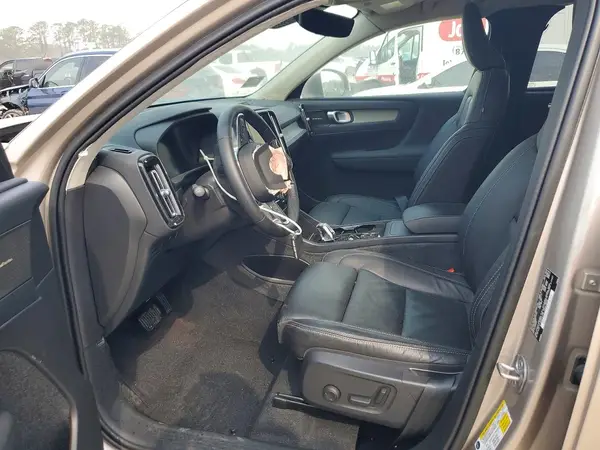 YV4L12UA5P2054382 2023 VOLVO XC40 - Image 8