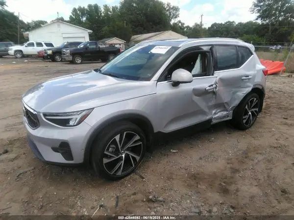 YV4L12UA5P2940153 2023 VOLVO XC40 - Image 2