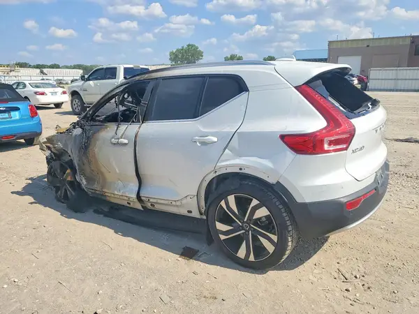 YV4L12UA8P2060161 2023 VOLVO XC40 - Image 2