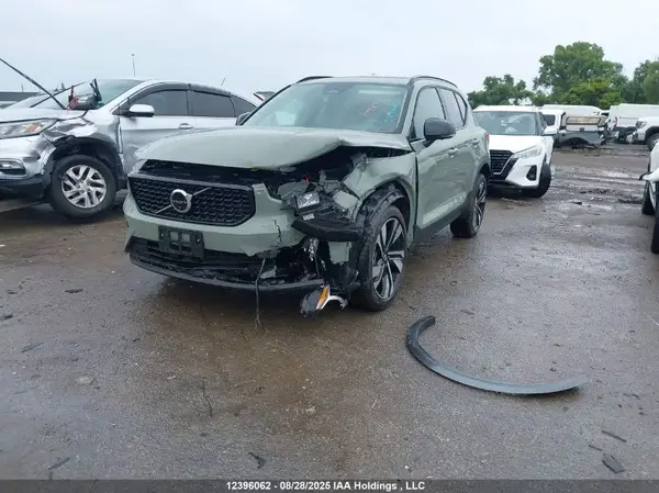 YV4L12UC0S2559627 2025 VOLVO XC40 - Image 2