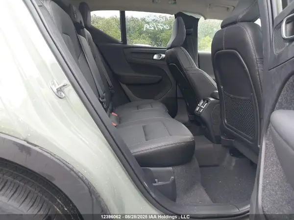 YV4L12UC0S2559627 2025 VOLVO XC40 - Image 8
