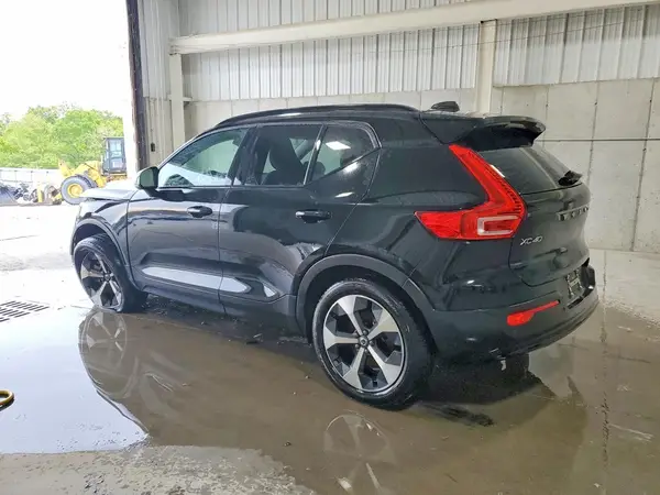 YV4L12UC0T2747114 2026 VOLVO XC40 - Image 2