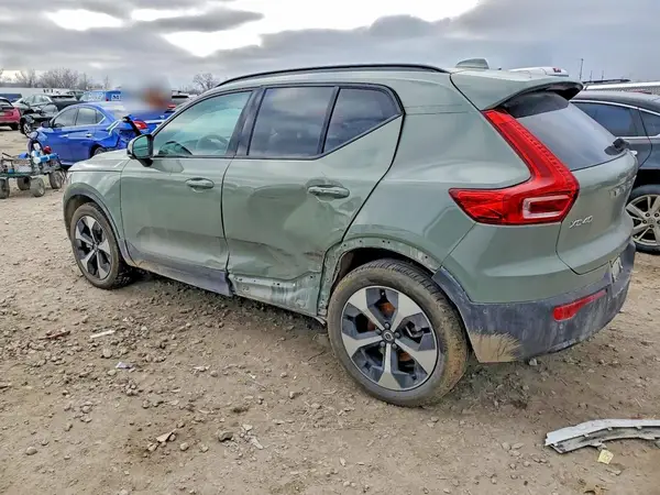 YV4L12UC1S2483951 2025 VOLVO XC40 - Image 2