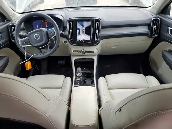 YV4L12UC1S2483951 2025 VOLVO XC40 - Image 8