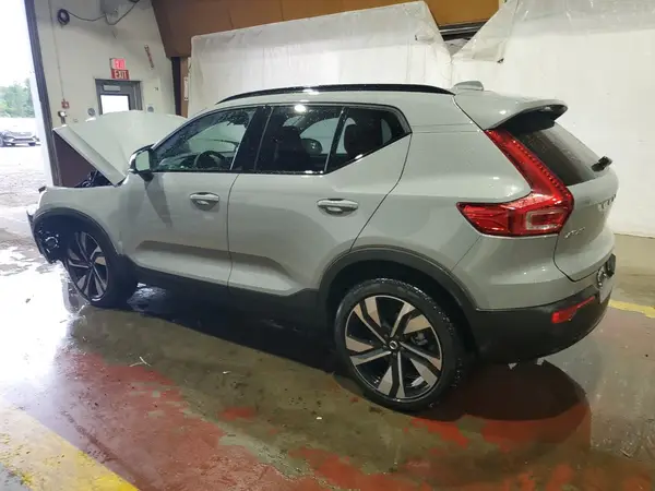 YV4L12UC1S2492407 2025 VOLVO XC40 - Image 2