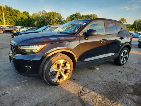 YV4L12UC1S2495825 2025 VOLVO XC40 - Image 1