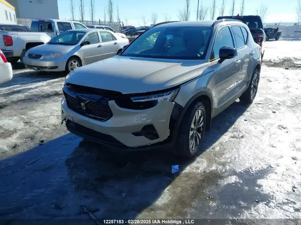 YV4L12UC1S2500683 2025 VOLVO XC40 - Image 2