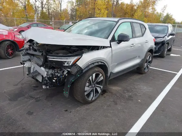 YV4L12UC1S2571608 2025 VOLVO XC40 - Image 2
