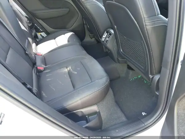 YV4L12UC2S2451557 2025 VOLVO XC40 - Image 8