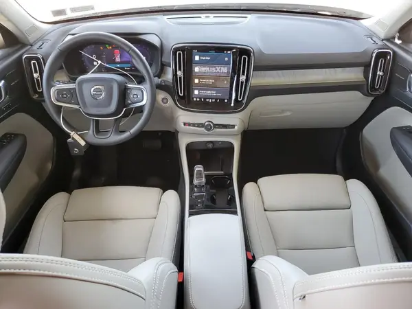 YV4L12UC2S2452420 2025 VOLVO XC40 - Image 8