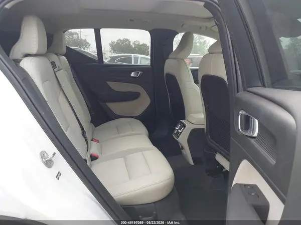 YV4L12UC2S2452725 2025 VOLVO XC40 - Image 8