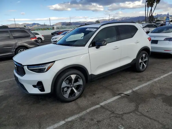 YV4L12UC2S2519775 2025 VOLVO XC40 - Image 1