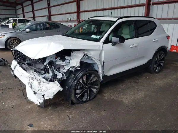 YV4L12UC2S2525477 2025 VOLVO XC40 - Image 2