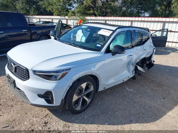 YV4L12UC2S2555370 2025 VOLVO XC40 - Image 2