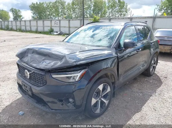YV4L12UC3S2581864 2025 VOLVO XC40 - Image 2