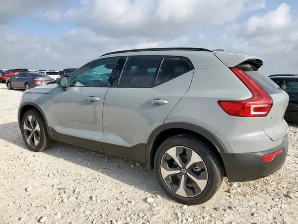 YV4L12UC3S2592377 2025 VOLVO XC40 - Image 2