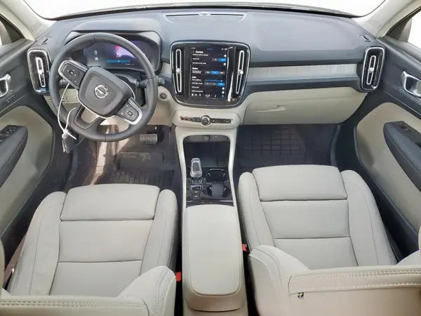 YV4L12UC3S2592377 2025 VOLVO XC40 - Image 8