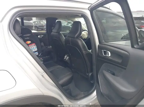 YV4L12UC4S2479330 2025 VOLVO XC40 - Image 8
