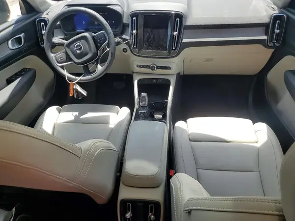 YV4L12UC4T2714052 2026 VOLVO XC40 - Image 8