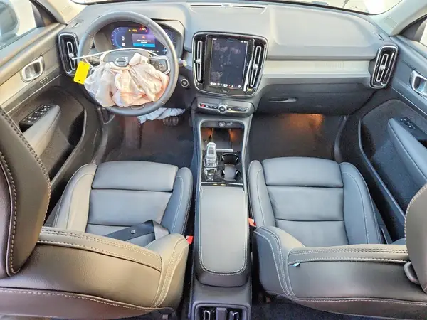 YV4L12UC5S2458650 2025 VOLVO XC40 - Image 8