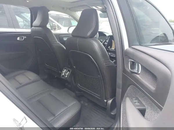YV4L12UC5S2467199 2025 VOLVO XC40 - Image 8