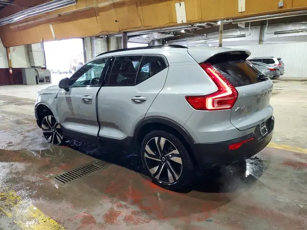 YV4L12UC5S2492216 2025 VOLVO XC40 - Image 2